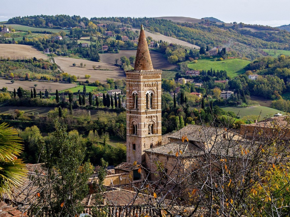 Borghi nelle Marche - Campanile chiesa di San Francesco -Urbino