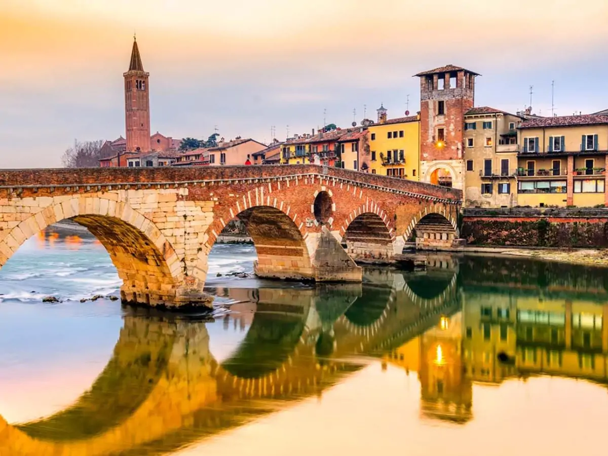 verona fiume adige e il ponte di pietra